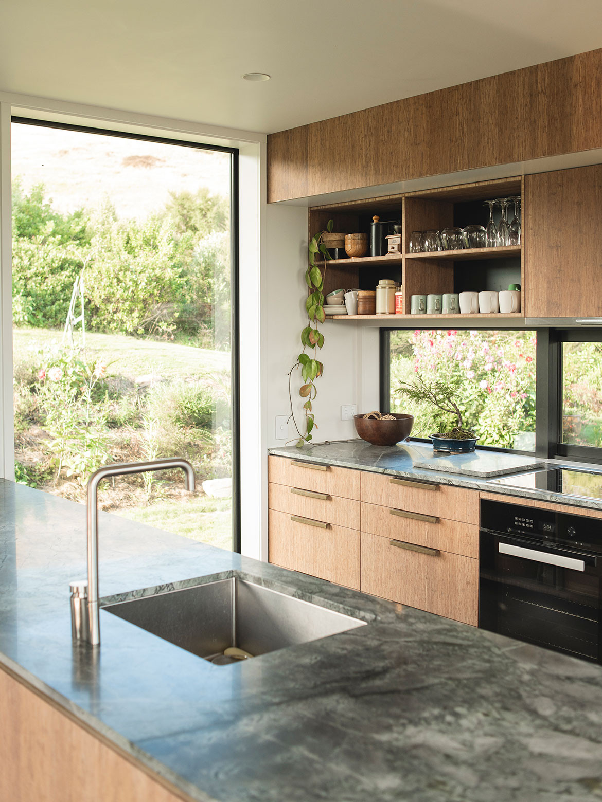 Huru House (New Zealand) by Wiredog Architecture cc Patrick Reynolds | Habitus House of the Year 2019
